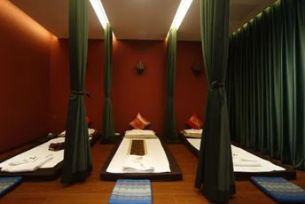 上海长宁区泰式按摩的被动瑜伽：当身体被折叠成诗